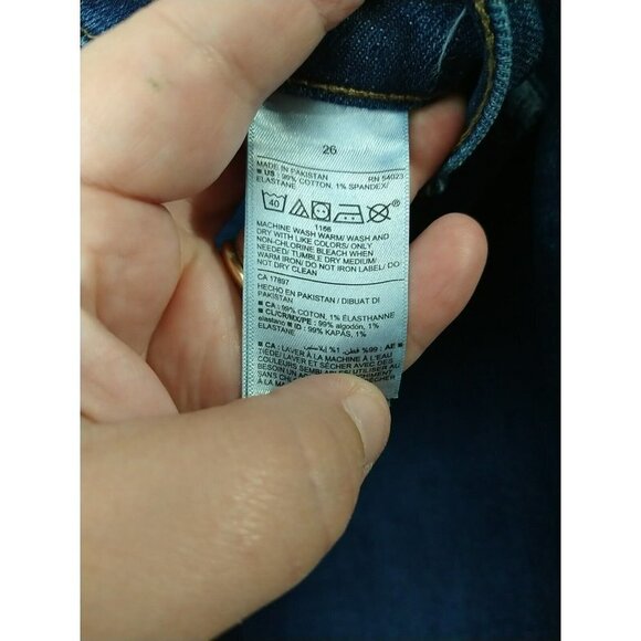 $ OLD Navy Extra High Rise Curvy Secret Slim Pocket  medium wash Jeans. Size 26 - Picture 11 of 13